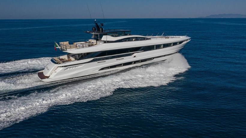 Mangusta Yachts has unveiled the first yacht of the new Mangusta GranSport 33 series.