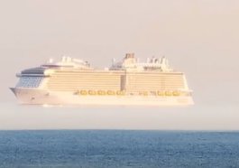 Off the coast of Britain noticed a "floating over the sea" liner