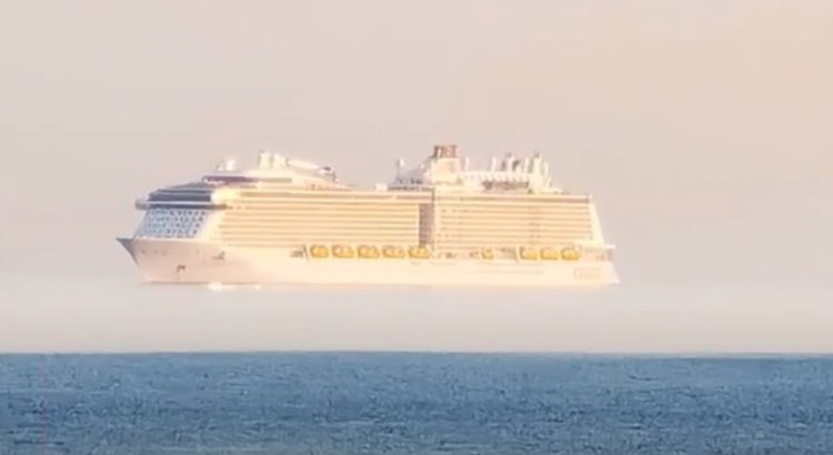 Off the coast of Britain noticed a "floating over the sea" liner