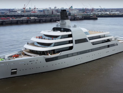 The new yacht of Roman Abramovich for 450 million euros is undergoing sea trials