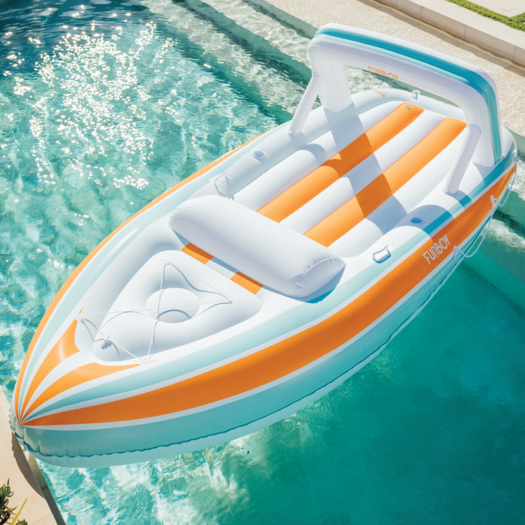 Inflatable yacht for $200 is a must-buy for the summer season