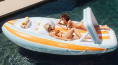 Inflatable yacht for $200 is a must-buy for the summer season