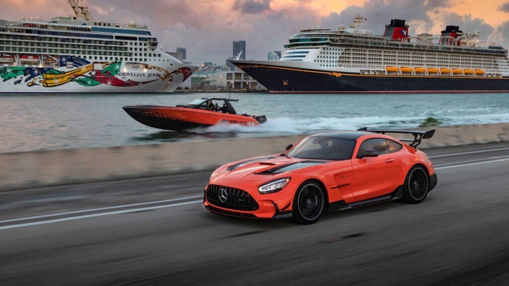 Mercedes-AMG Introduces 2250 HP Race Boat