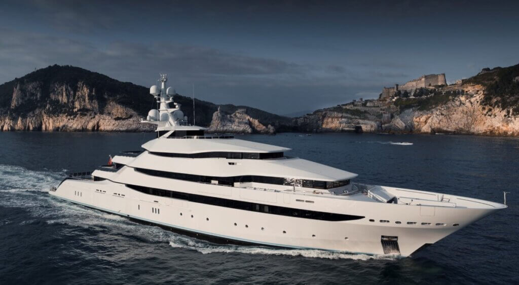 Superyacht - not only luxury, but also freedom of movement