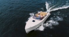 VanDutch 32 boat for the perfect weekend on the water