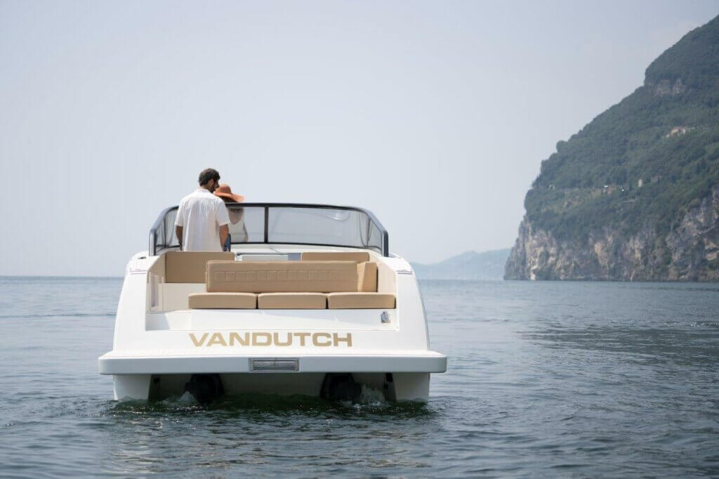 VanDutch 32 boat for the perfect weekend on the water