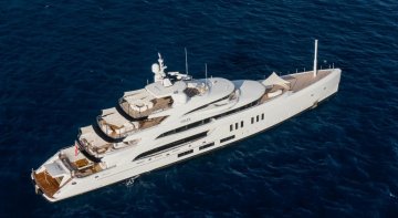 Benetti впервые показала 67-метровую яхту Calex